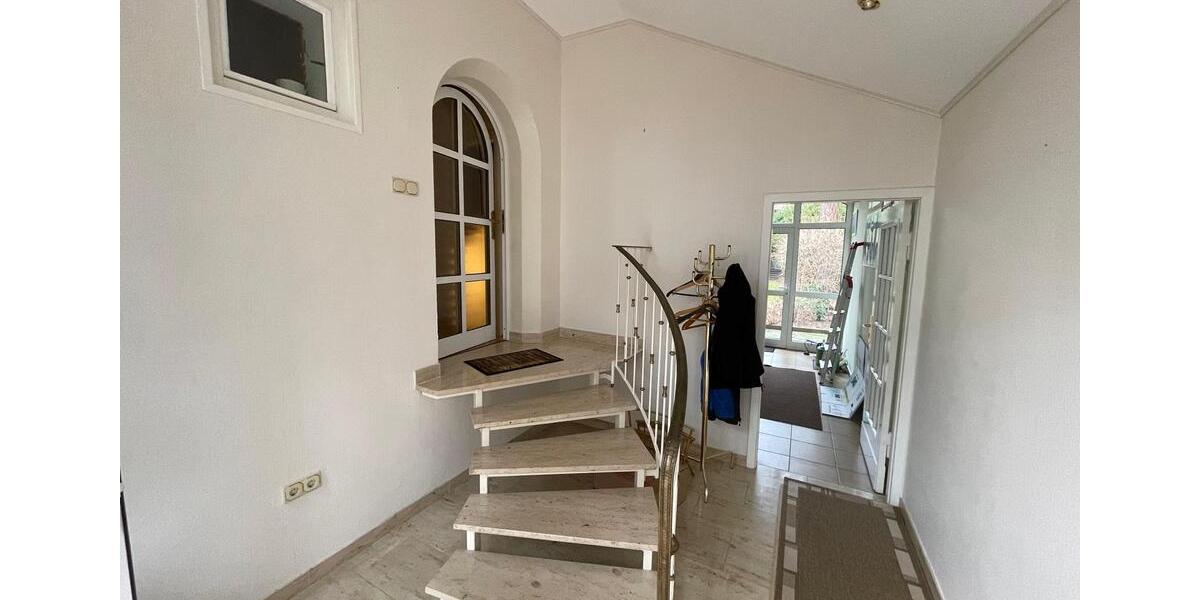 Einfamilienhaus Kleinmachnow - 6 Zimmer, 180 m&sup2;, 2.700&euro; | Angebot:24379408