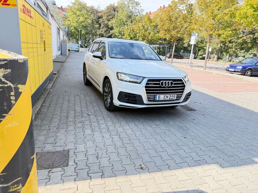 Audi Q7 370.000 km 22.999 € Berlin 12157