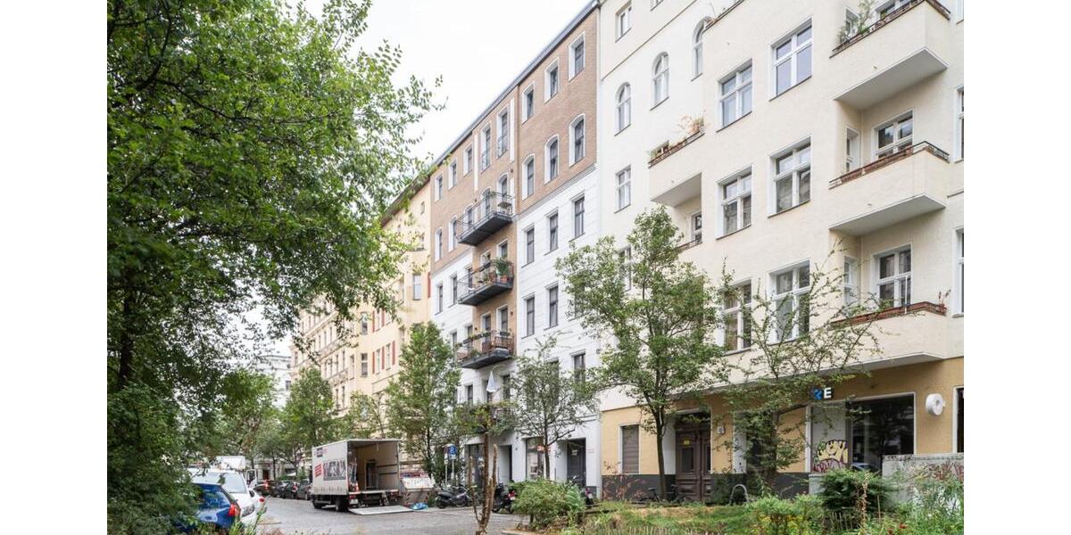 Von Privat Berlin X-Berg: sanierte 2,5-Zimmer-Wohnung (vermietet) 2 zimmer