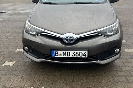 Toyota Auris 372.800 km 9.500 &euro; Berlin 13439