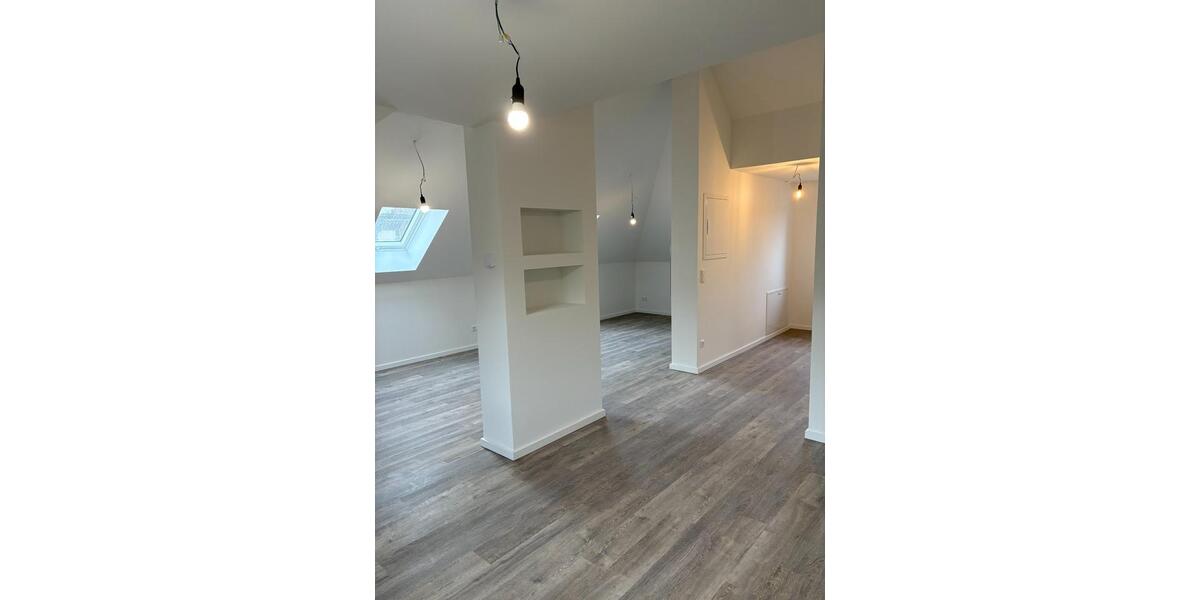Dachgeschoßwohnung Berlin Reinickendorf - 2 Zimmer, 70 m&sup2;, 1.395&euro; | Angebot:25806504