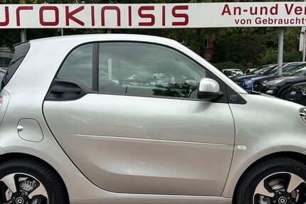 Smart ForTwo 11.000 km 15.999 € Berlin 10787