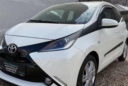 Toyota Aygo (X) 89.000 km 5.990 &euro; Berlin 10625