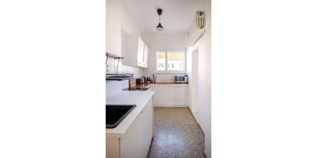 Helle Balkonwohnung im Kiez mit PKW-Stellplatz 2 zimmer