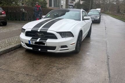 Ford Mustang 180.000 km 13.600 &euro; Berlin 13353