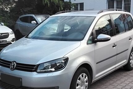 VW Touran 145.100 km 7.450 &euro; Berlin 13409
