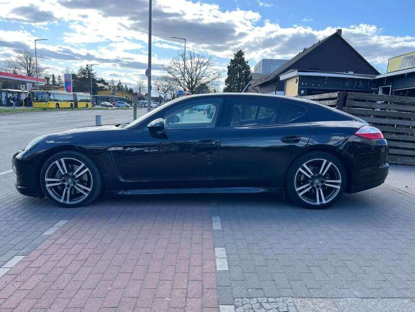 Porsche Panamera 266.000 km 21.900 € Berlin 12349