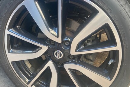 Nissan Qashqai 102.000 km 14.000 € Berlin 10178