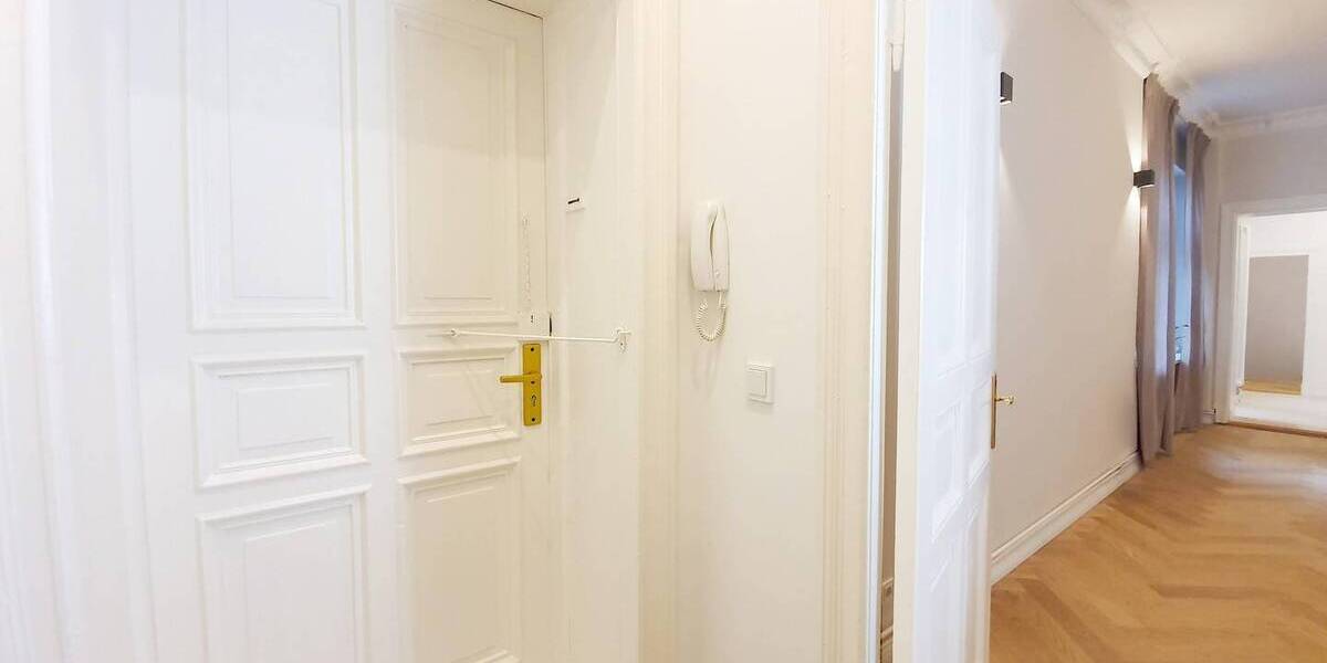 Etagenwohnung Berlin Charlottenburg - 3 Zimmer, 104 m&sup2;, 2.750&euro; | Angebot:26604658