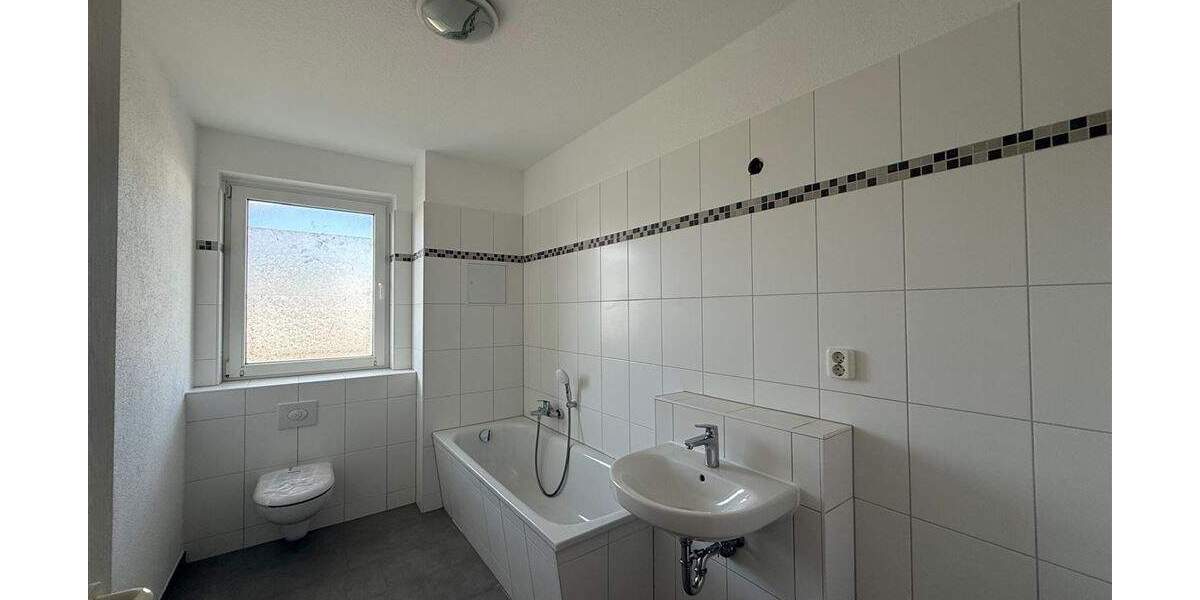 Etagenwohnung Blumberg Blumberg - 2 Zimmer, 65 m&sup2;, 860&euro; | Angebot:25796273