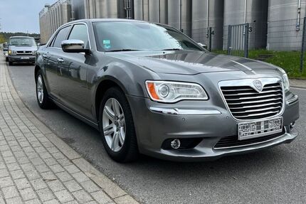 Lancia Thema 155.000 km 10.900 € Berlin 10783