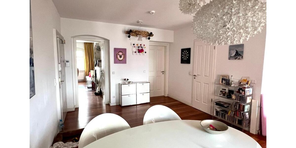 Helle, liebevoll gestaltete 4-Zimmer-Altbau-Oase mit West-Balkon 4 zimmer