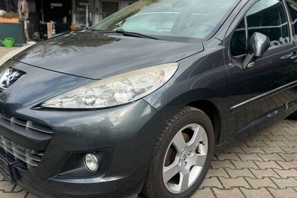 Peugeot 207 158.000 km 790 &euro; Hoppegarten Hönow 15366