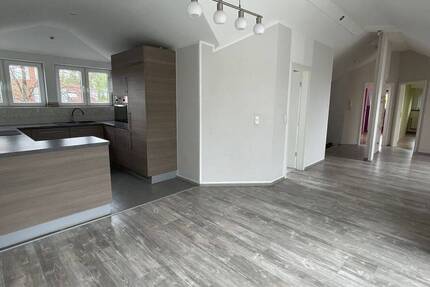 Ihr neues Zuhause: Stilvolle 3-Zimmer-Dachgeschosswohnung in Köpenick 3 zimmer