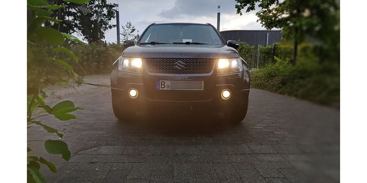 Suzuki Grand Vitara 175.000 km 11.800 € Berlin 13187