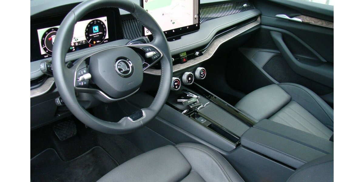 Skoda Superb 2.0TDi 4x4 L&K ACC SHZ LED AHK 360º HUD Can 25.989 km 41.980 &euro; Falkensee 14612