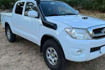 Toyota Hilux 156.000 km 17.550 € Berlin 10557