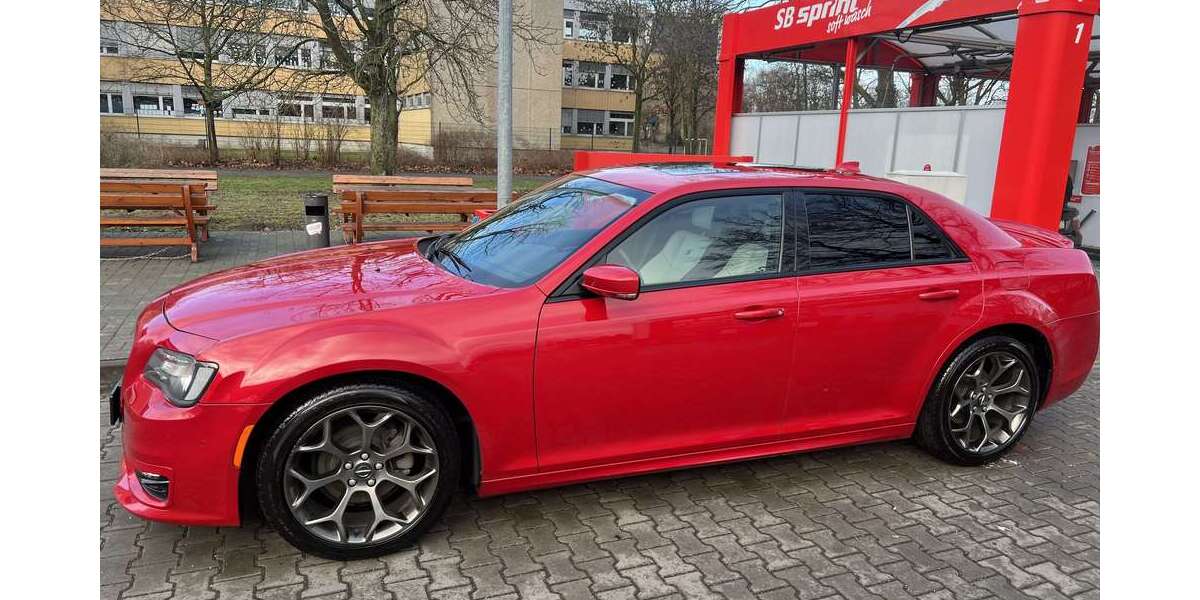 Chrysler 300C 90.000 km 21.500 € Berlin 13581