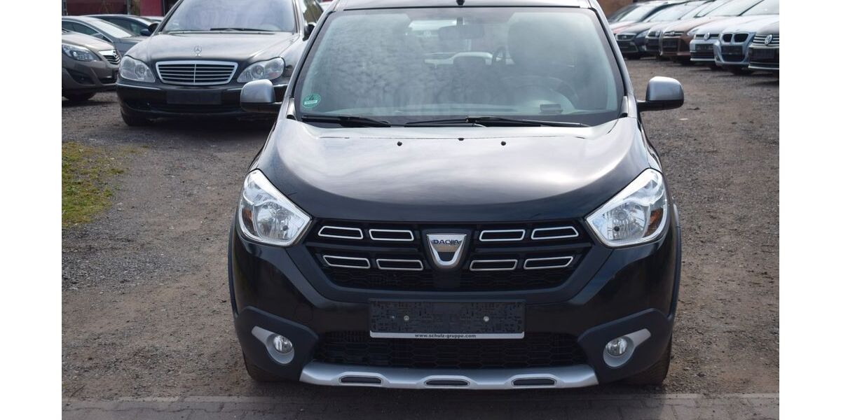 Dacia Lodgy 216.000 km 8.299 &euro; Berlin 13597