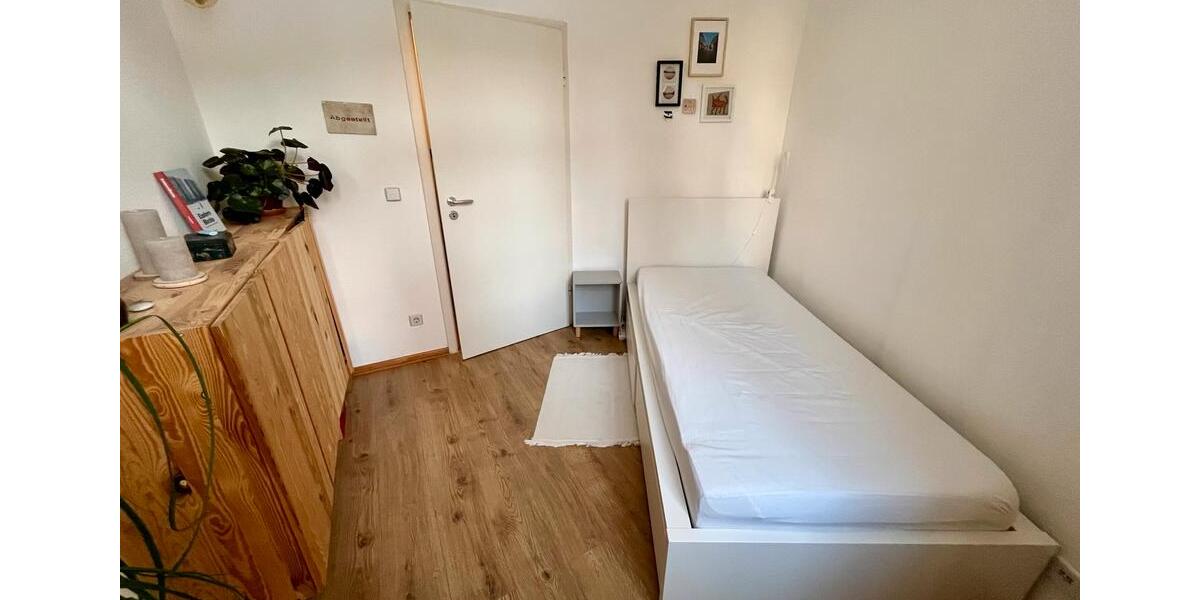 Hochparterre Berlin Treptow-Köpenick - 3 Zimmer, 67 m&sup2;, 1.000&euro; | Angebot:25999103