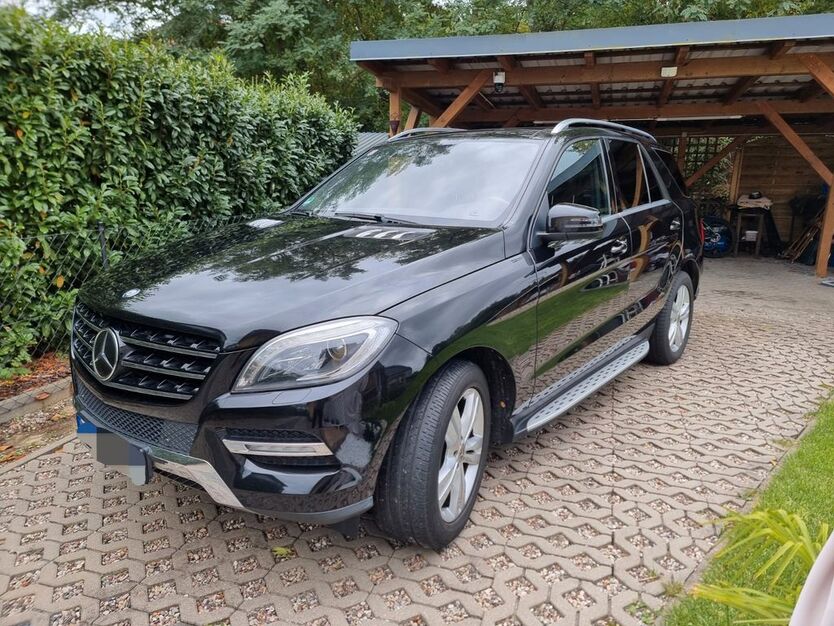 Mercedes-Benz ML 350 253.000 km 21.600 € Wustermark 14641