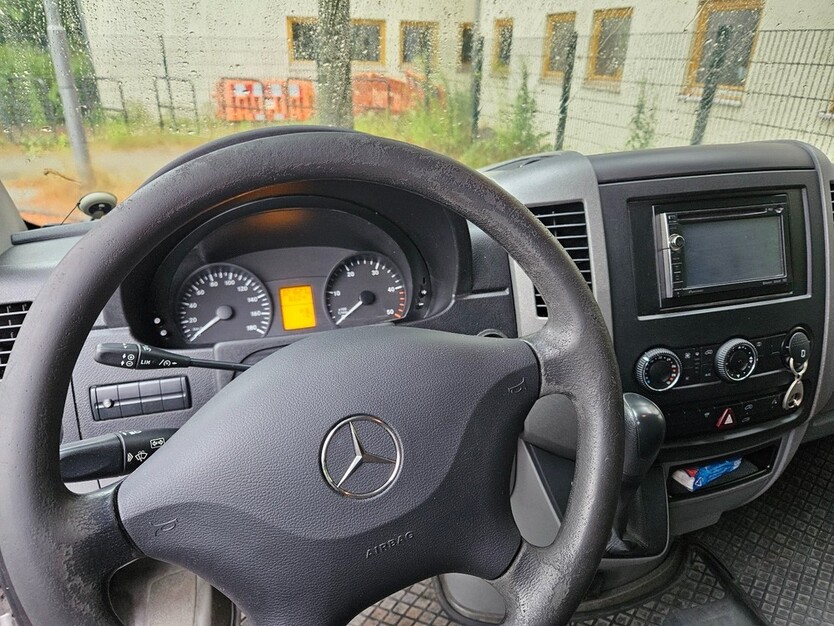 Mercedes-Benz Sprinter 3,5-T Kasten 321.100 km 7.497 € Berlin 10178