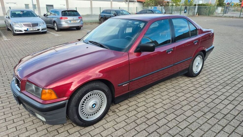 318