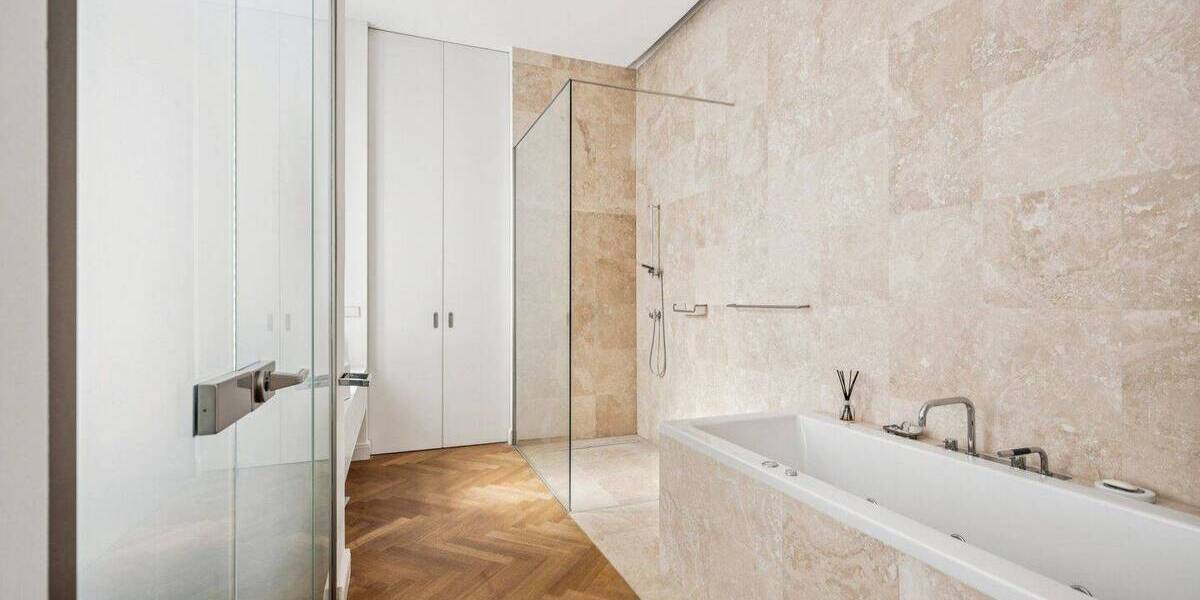 Etagenwohnung Berlin Charlottenburg - 5 Zimmer, 233 m&sup2;, 1.650.000&euro; | Angebot:26251402