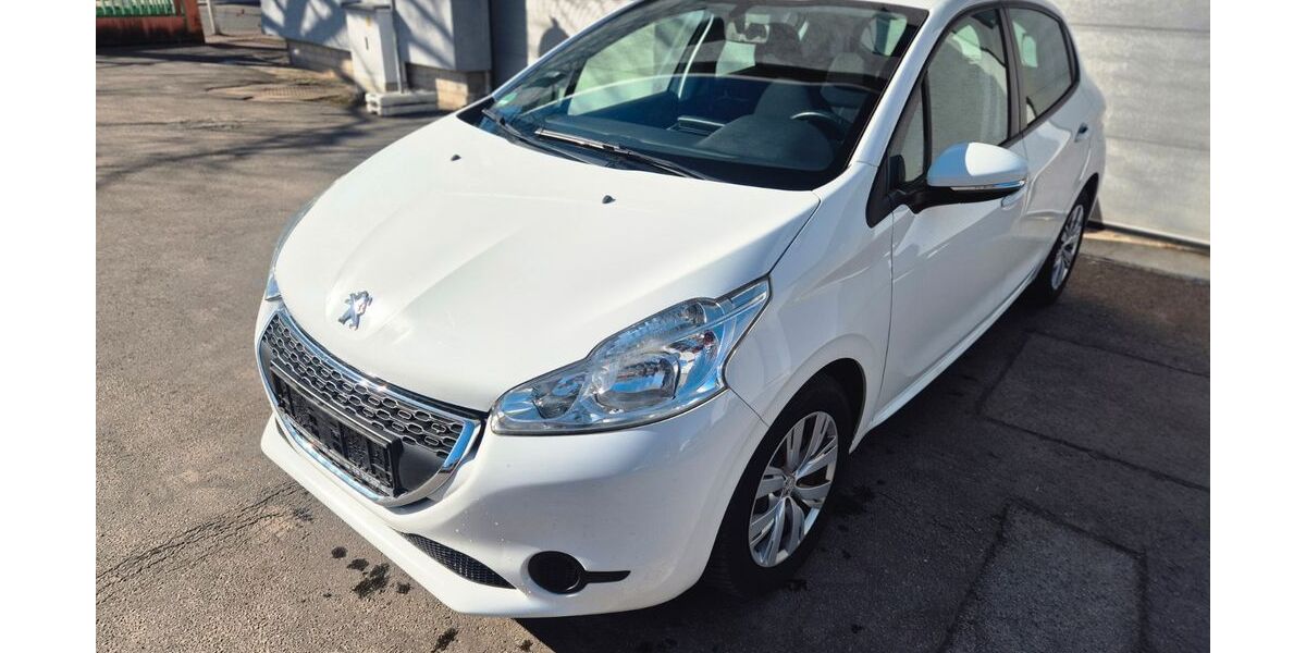 Peugeot 208 73.000 km 5.690 &euro; Berlin 13435