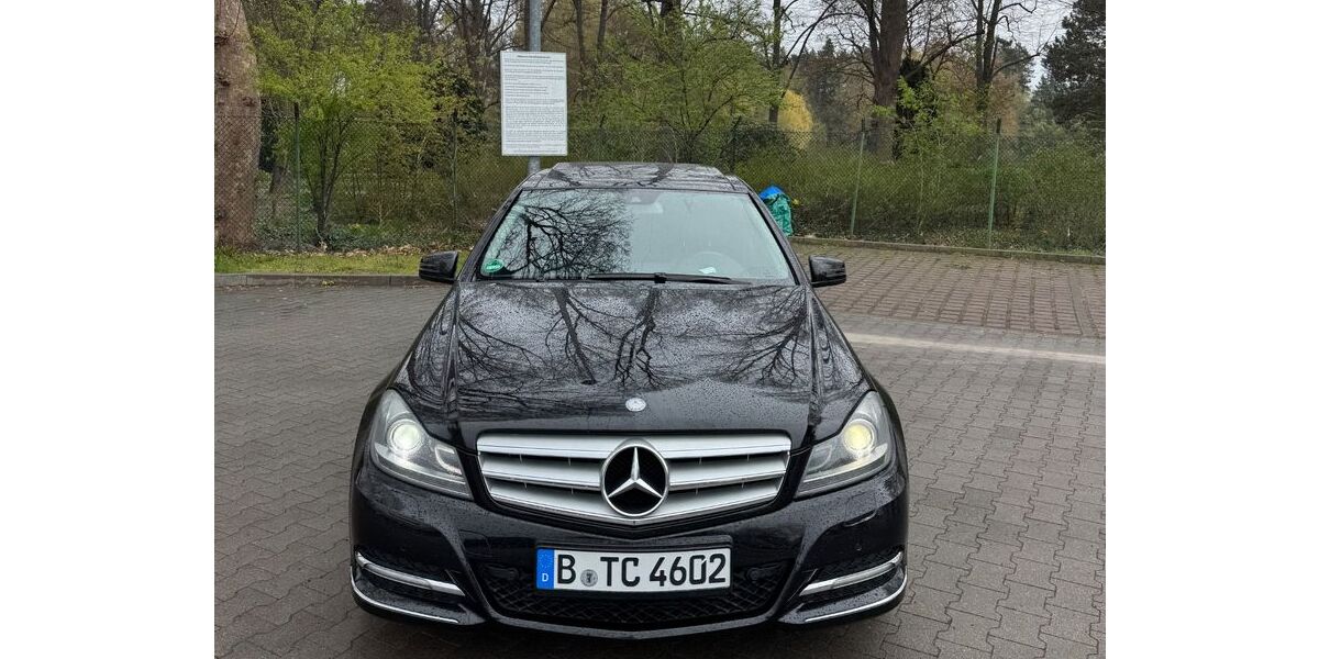 Mercedes-Benz C 250 188.000 km 13.200 &euro; Berlin 12057