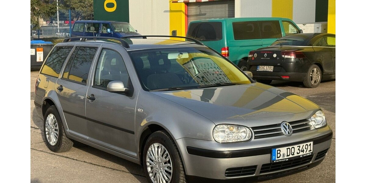 VW Golf V 216.541 km 2.990 &euro; Berlin 10178