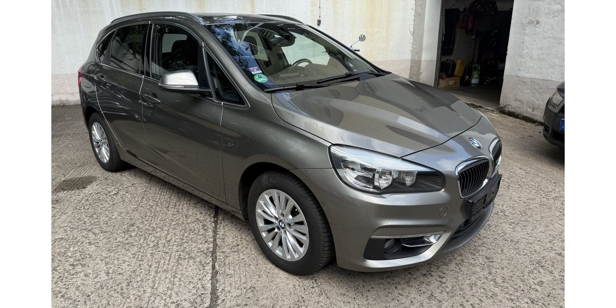 BMW 218 Active Tourer i Luxury Line Leder Schiebed. 132.210 km 10.900 € Berlin 10247