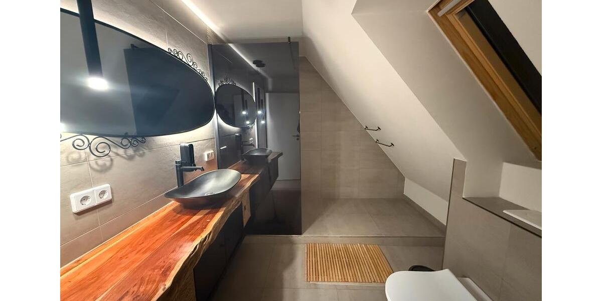 Doppelhaushälfte Schönefeld - 5 Zimmer, 180 m&sup2;, 3.400&euro; | Angebot:24984602