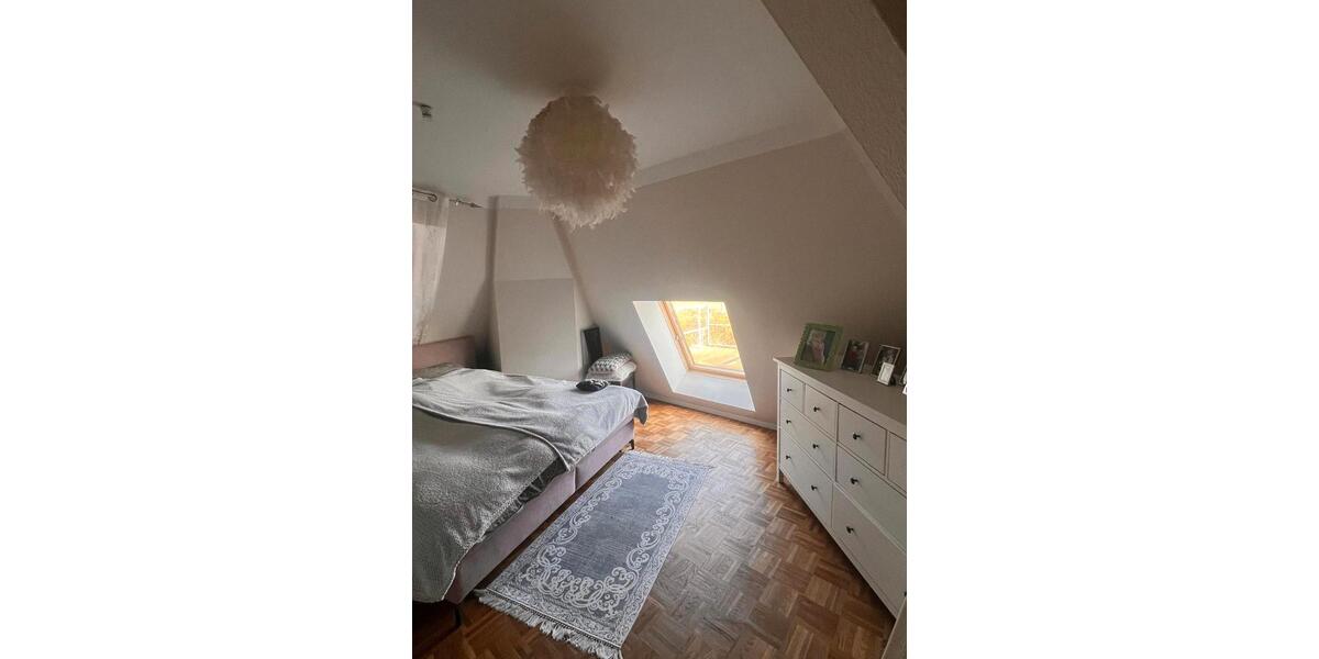 Dachgeschoßwohnung Berlin Spandau - 3 Zimmer, 80 m&sup2;, 1.200&euro; | Angebot:25810256
