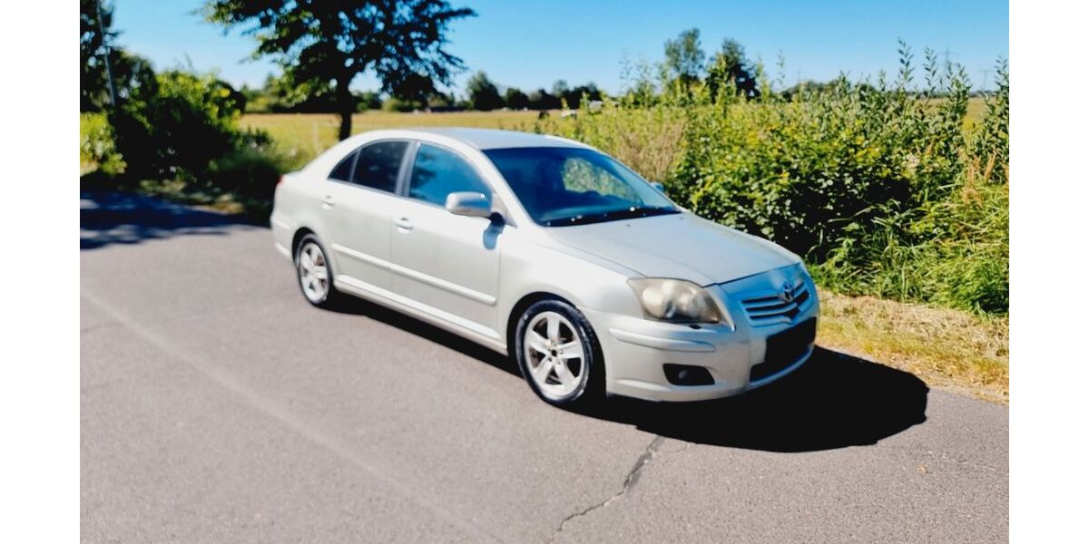 Toyota Avensis 176.887 km 2.400 &euro; Berlin 13629