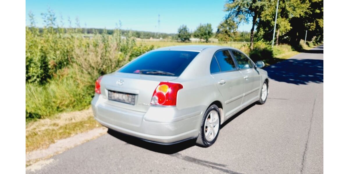 Toyota Avensis 176.887 km 2.600 &euro; Berlin 13629
