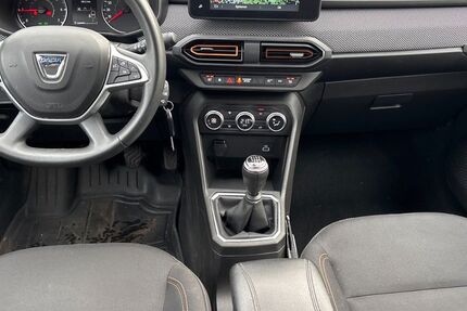 Dacia Sandero 23.000 km 12.890 &euro; Berlin, Westend 14050