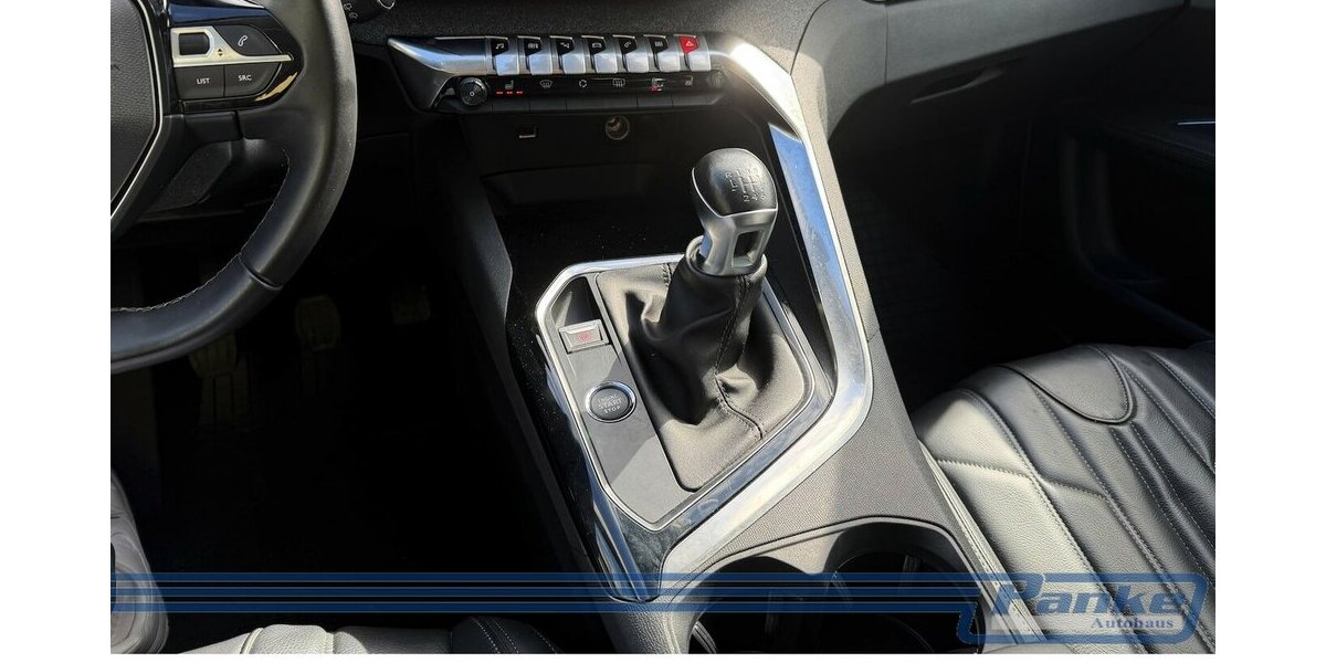 Peugeot 3008 Pano*F+R-Cam*Leder*Navi*Car-Play*E-Heck* 68.784 km 15.990 &euro; Berlin 13187