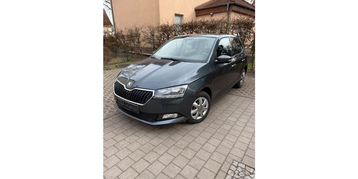 Skoda Fabia 61.800 km 7.990 &euro; Schönefeld 12529