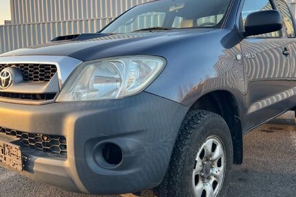 Toyota Hilux 448.000 km 6.990 &euro; Berlin 12057