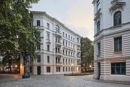 Saniertes Gewerbe in Riehmers Hofgarten: 6 Zimmer | Einbauküche | 2 Bäder | Balkon 6 zimmer