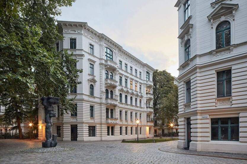 Saniertes Gewerbe in Riehmers Hofgarten: 6 Zimmer | Einbauküche | 2 Bäder | Balkon 6 zimmer