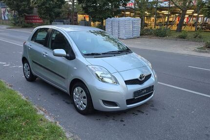 Toyota Yaris 42.000 km 5.650 &euro; Berlin 13403