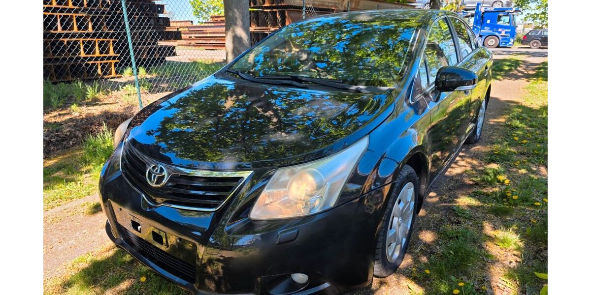 Toyota Avensis 143.341 km 4.499 &euro; Mittenwalde 15749