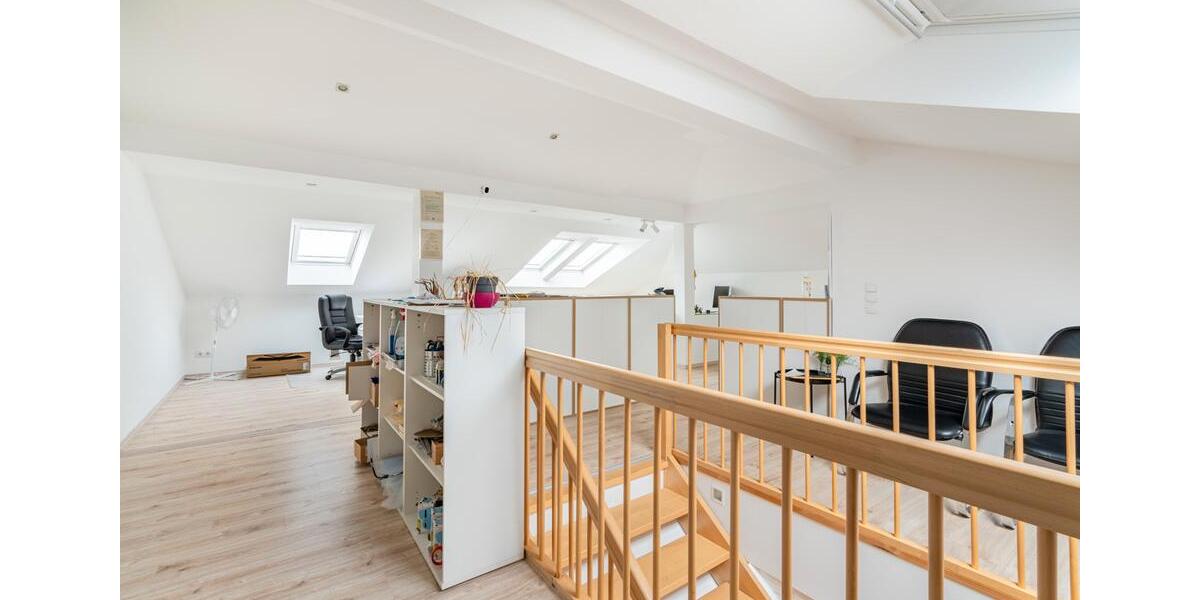 Leben und Arbeiten in Großziethen – Zweifamilienhaus mit großem Garten und Gewerbeeinheit 6 zimmer