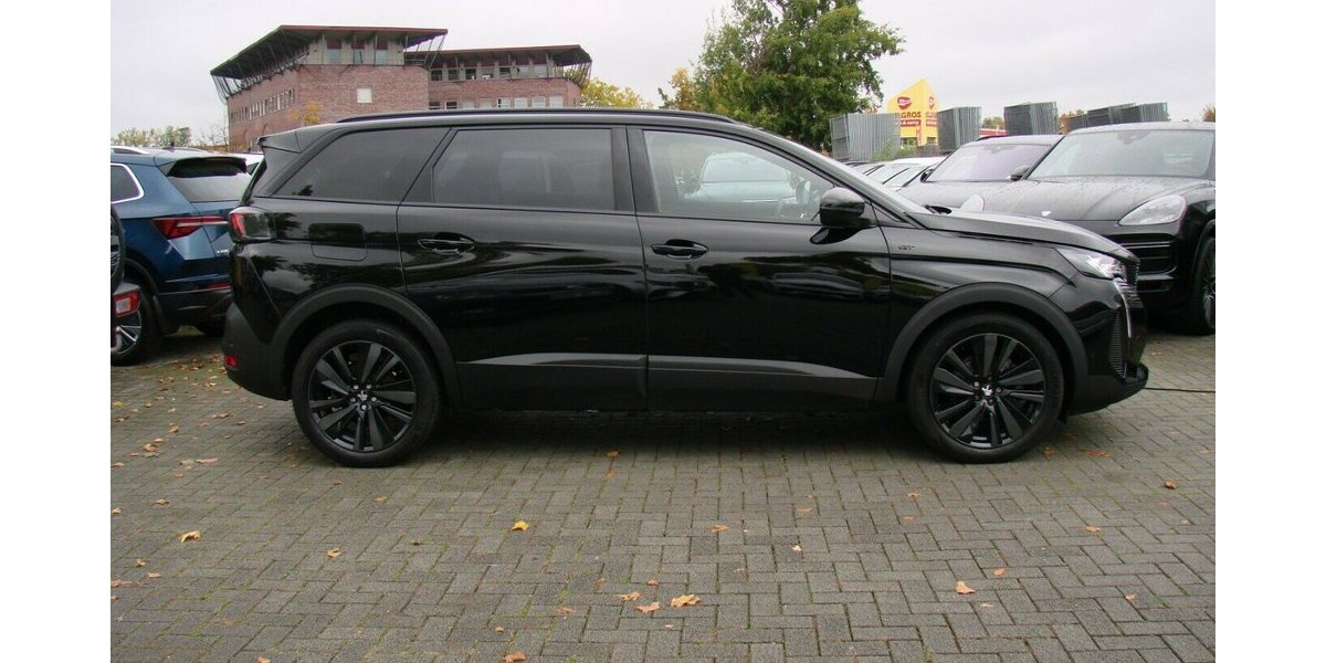 Peugeot 5008 1.2 PureTech 130 GT Focal ACC Pano 7Sitzer Le 30.873 km 27.480 &euro; Falkensee 14612