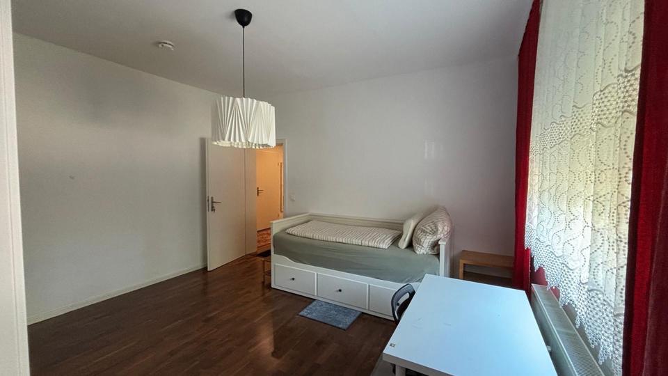 Etagenwohnung Berlin Reinickendorf - 1 Zimmer, 16 m&sup2;, 550&euro; | Angebot:25925224