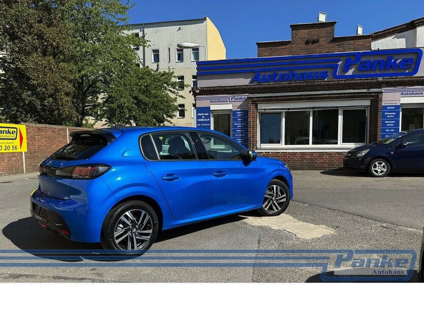 Peugeot 208 Allure*Pano*R-Cam*Navi*Keyless*LED* 32.381 km 13.990 € Berlin 13187