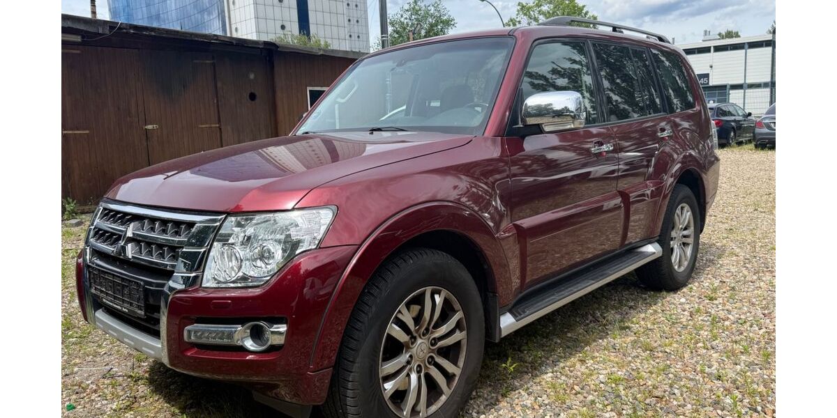 Mitsubishi Pajero 86.930 km 27.990 &euro; Berlin 13597