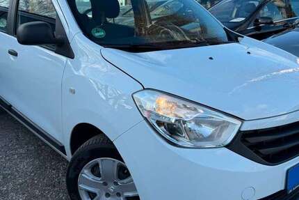 Dacia Lodgy 48.742 km 10.790 &euro; Berlin 13089